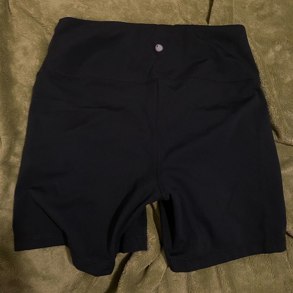 Yogalicious Lux Bike Shorts, size M - Picture 2 of 6